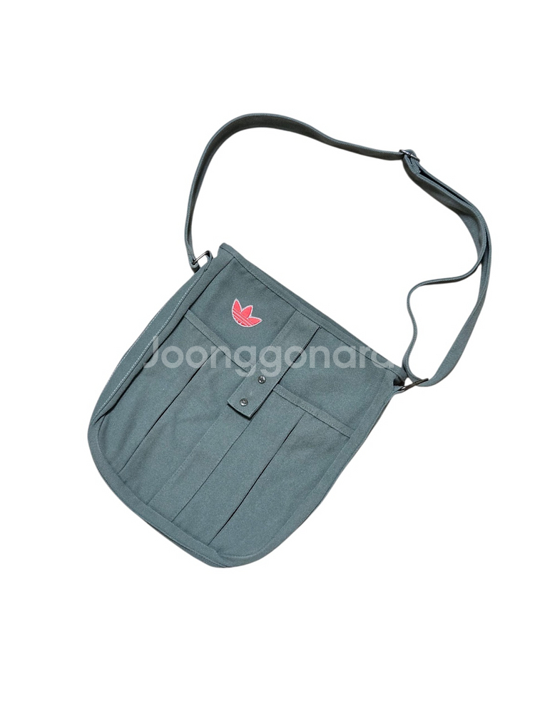 아디다스 파이어버드 로고 빈티지 백--0