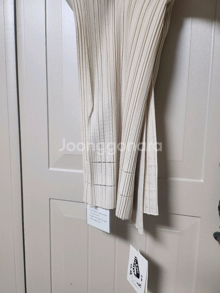 플리츠플리즈 소프트플리츠 하이넥 25년10월 새상품--1