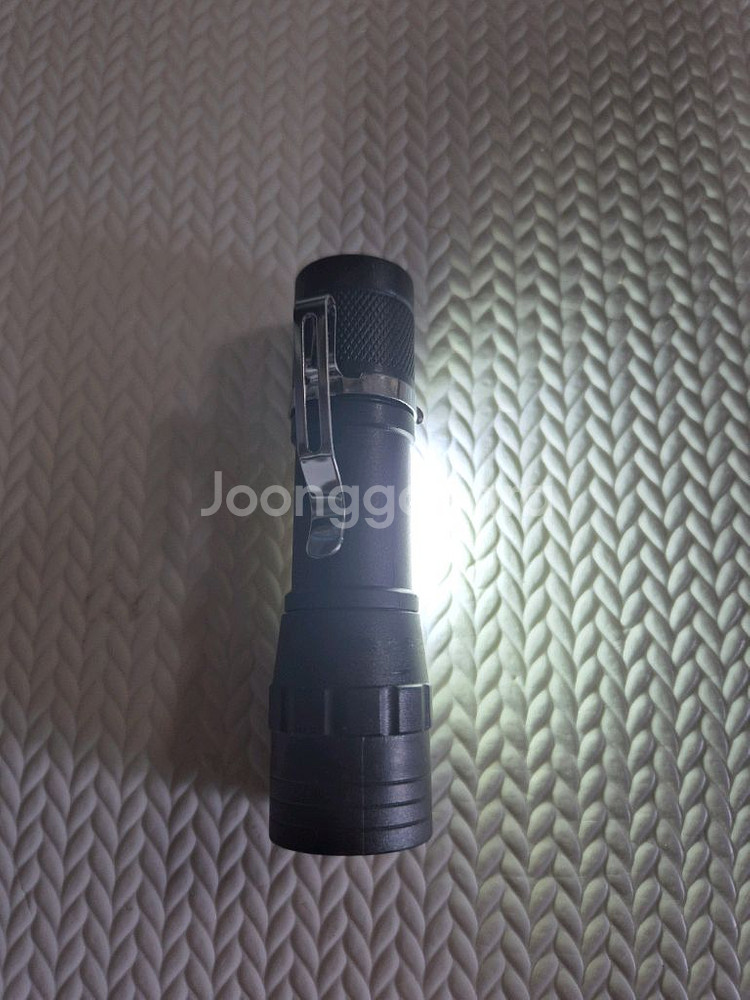 LED 충전식 손전등 후레쉬--2