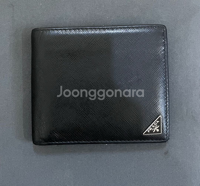 프라다 사피아노 삼각로고 반지갑--0