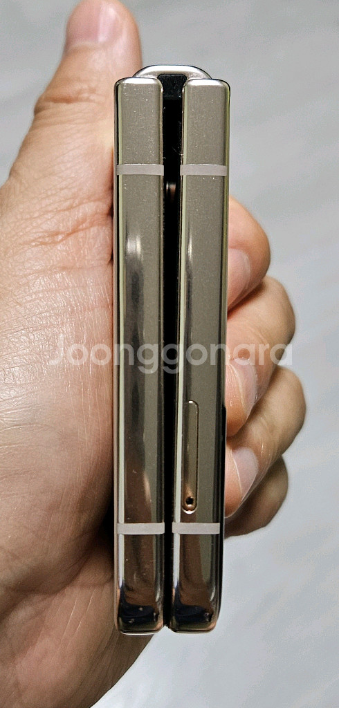 갤럭시 Z플립4 핑크골드 256GB 싸게 팝니다.--6