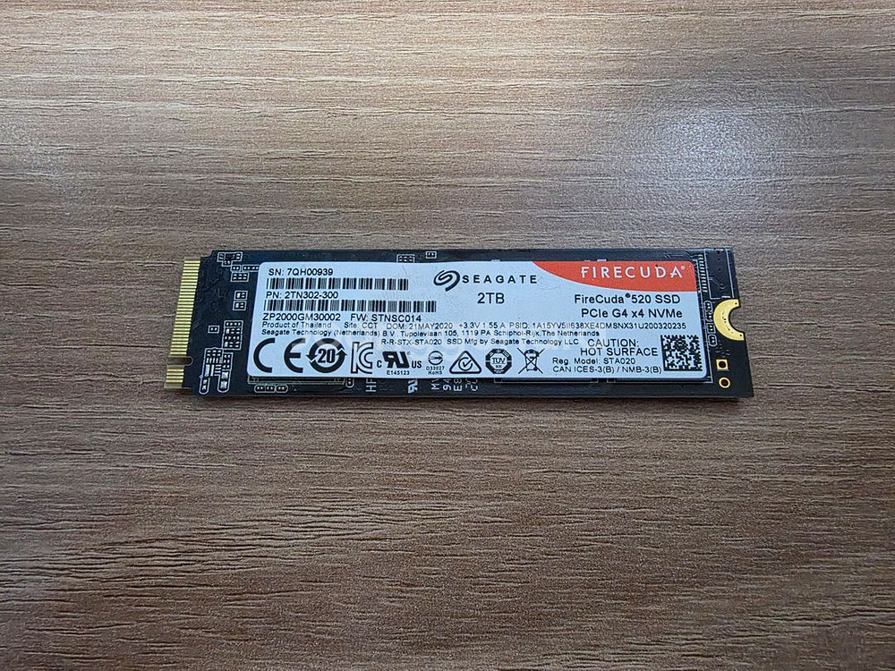 파이어쿠다 520 SSD 2TB 및 외장 케이스--1