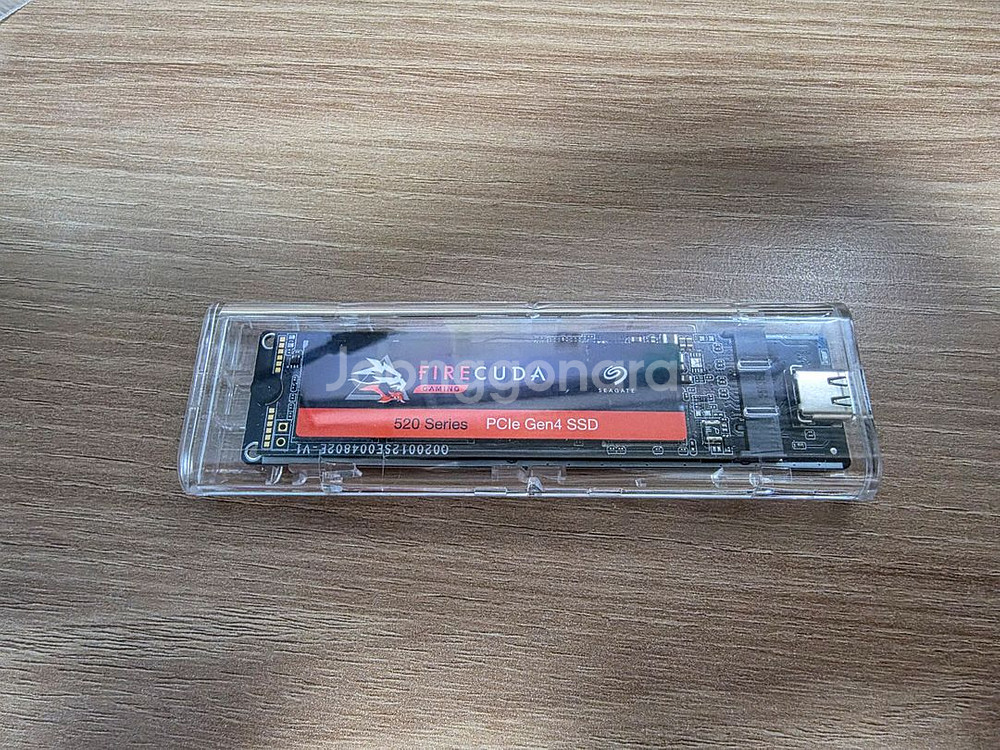 파이어쿠다 520 SSD 2TB 및 외장 케이스--2