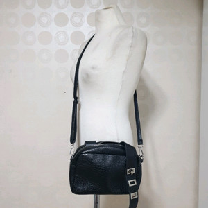 크로스백 가방 블랙크로스백