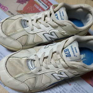 뉴발란스 878. 210사이즈. 착불