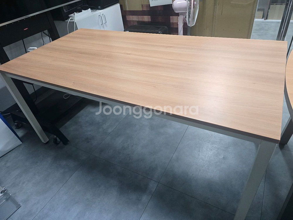 두닷 책상 1600 1400 판매합니다.--0