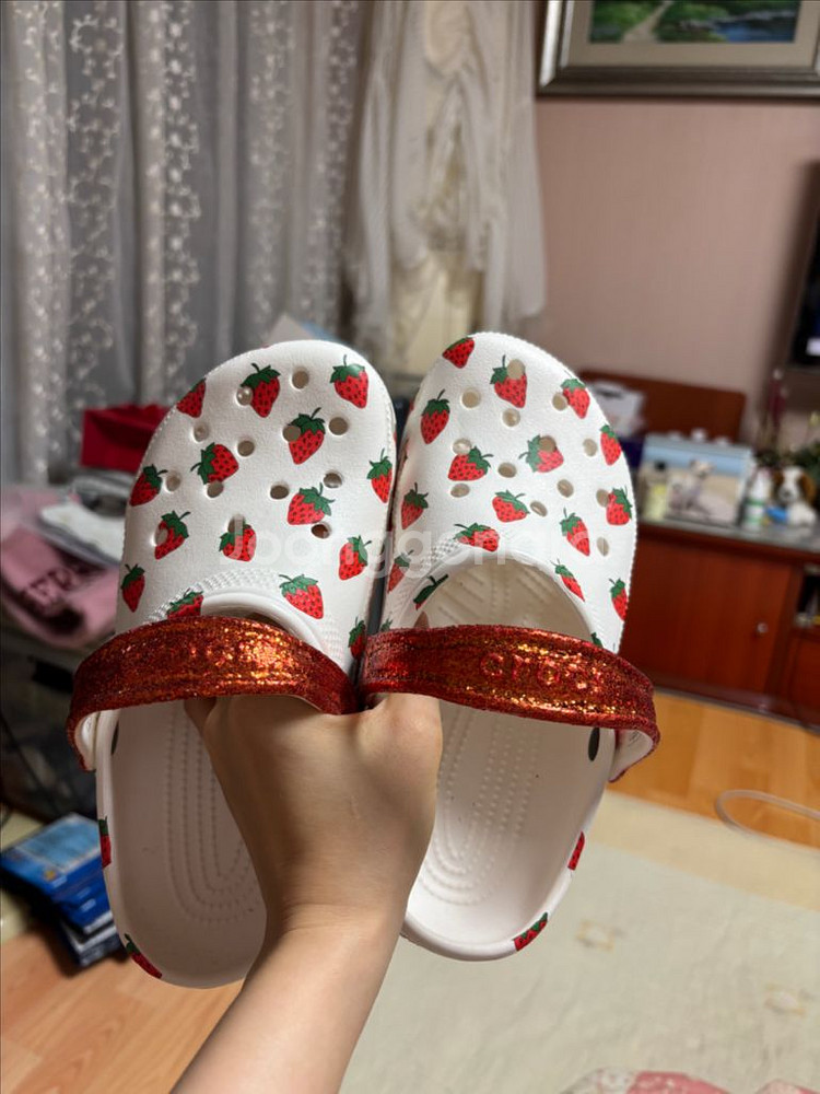 딸기크록스.사이즈J3--2