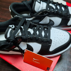 나이키 덩크로우 범고래(레트로블랙) 250 판매합니다