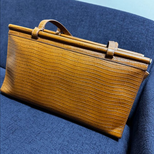 투티에 파라렐백(브라운) 팔아요.