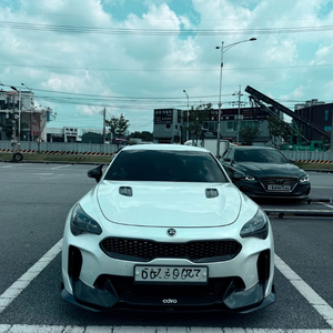 미니크래프트 1/18스팅어 구해봅니다(화이트)