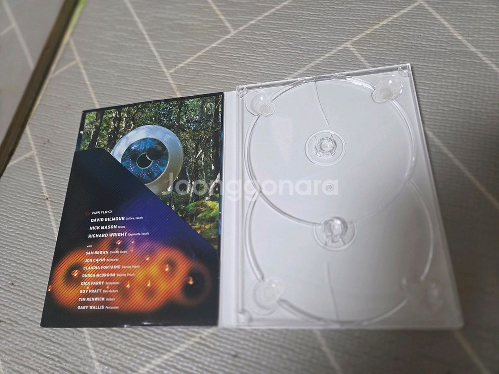 핑크 플로이드의 전설적인 공연 실황이 담긴 DVD--3