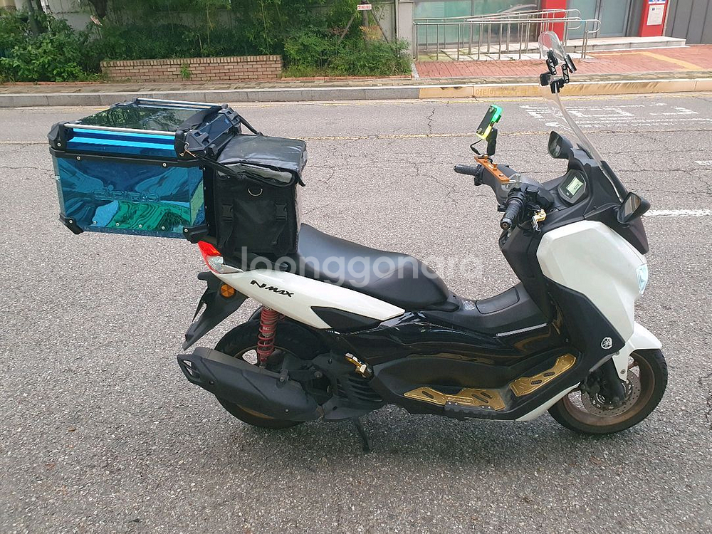 22년식 nmax125 저렴히 팝니다--1