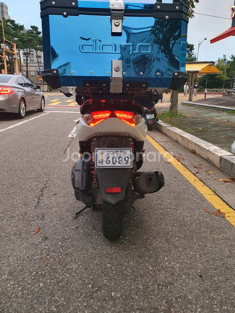 22년식 nmax125 저렴히 팝니다--6