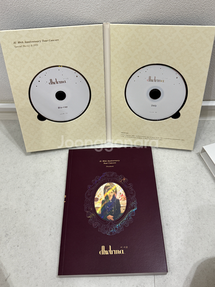 아이유 2018 10주년 이지금 콘서트 블루레이 개봉--2