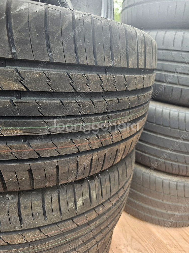 벨기에 미네르바 265/40-22 중고타이어 한대분--3