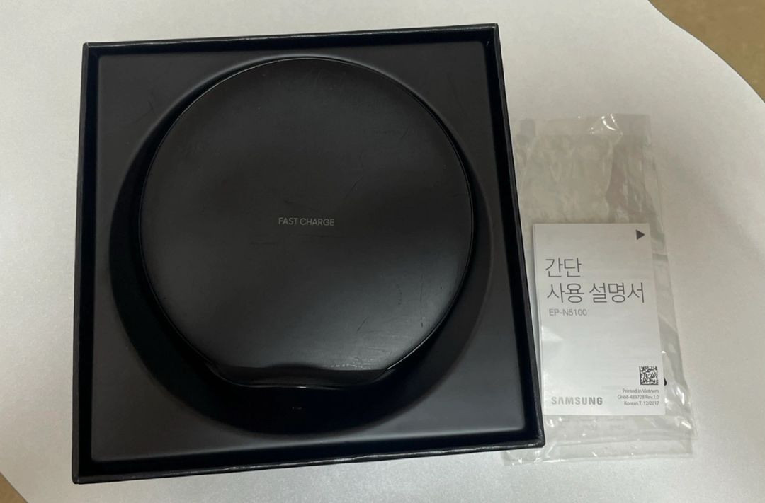 삼성전자 삼성정품 급속 무선충전패드 (스마트폰) 이미지