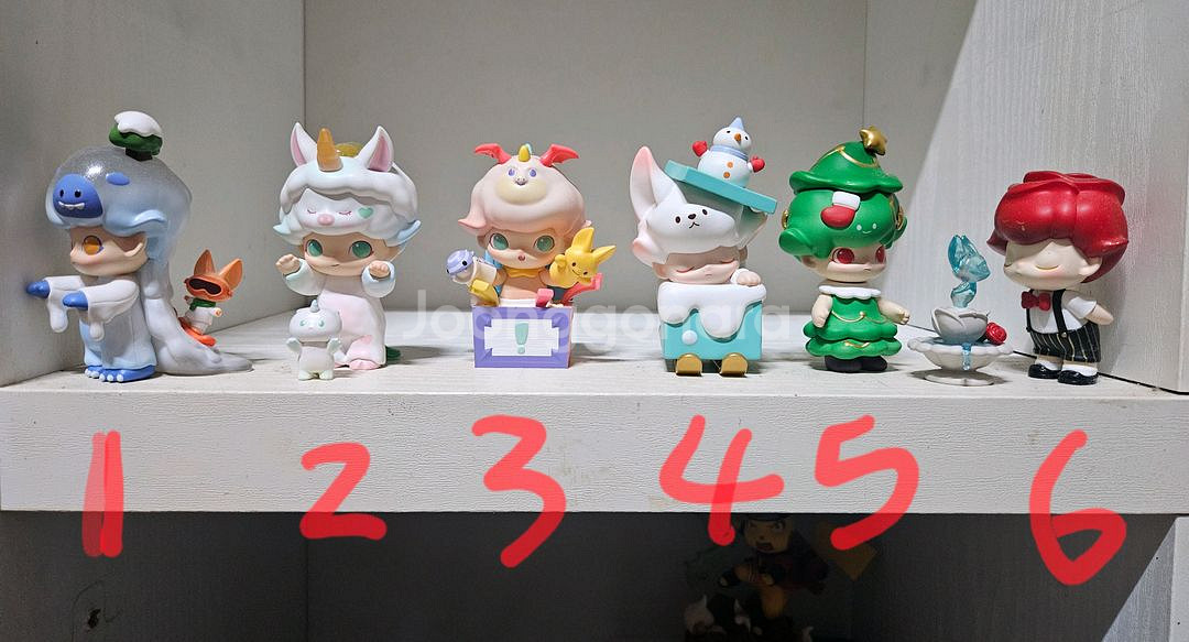 팝마트 피규어 팝니다--0