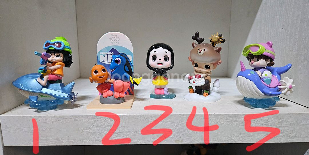 캐서린 린 덴지 피규어 기타 팝니다.--2