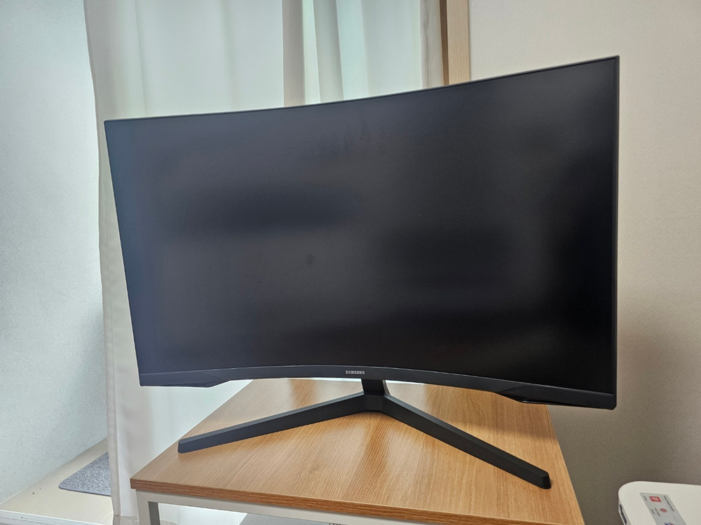 삼성 오디세이 G5 커브드 32인치 QHD 144Hz 이미지