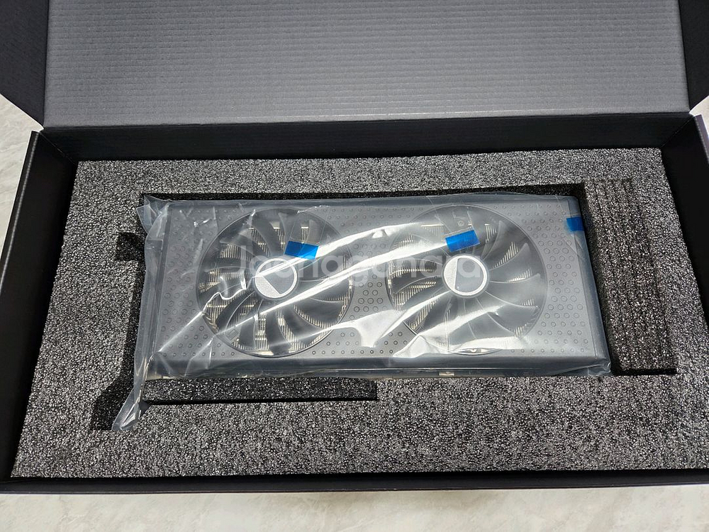 XFX 라데온 7700XT 팝니다.(as 28년 3월--1
