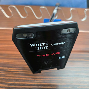 오디세이 화이트핫 Versa 12 센터퍼터