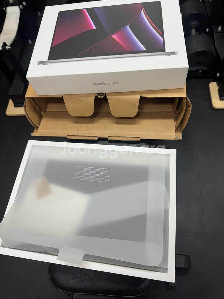 맥북프로 M2 16인치 고급형 1tb--0