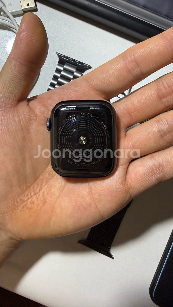 애플워치 SE1 44mm 나이키 GPS 블랙 팝니다.--7