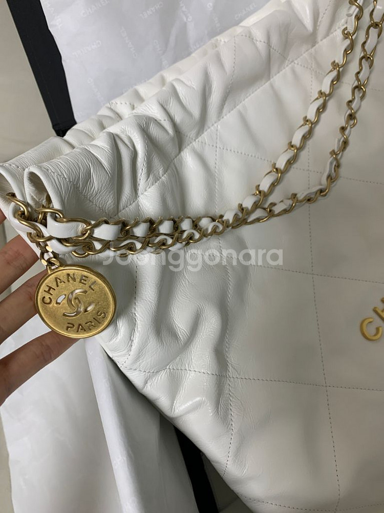 샤넬 22백 화이트 미듐 (25년 5월 구매)--2