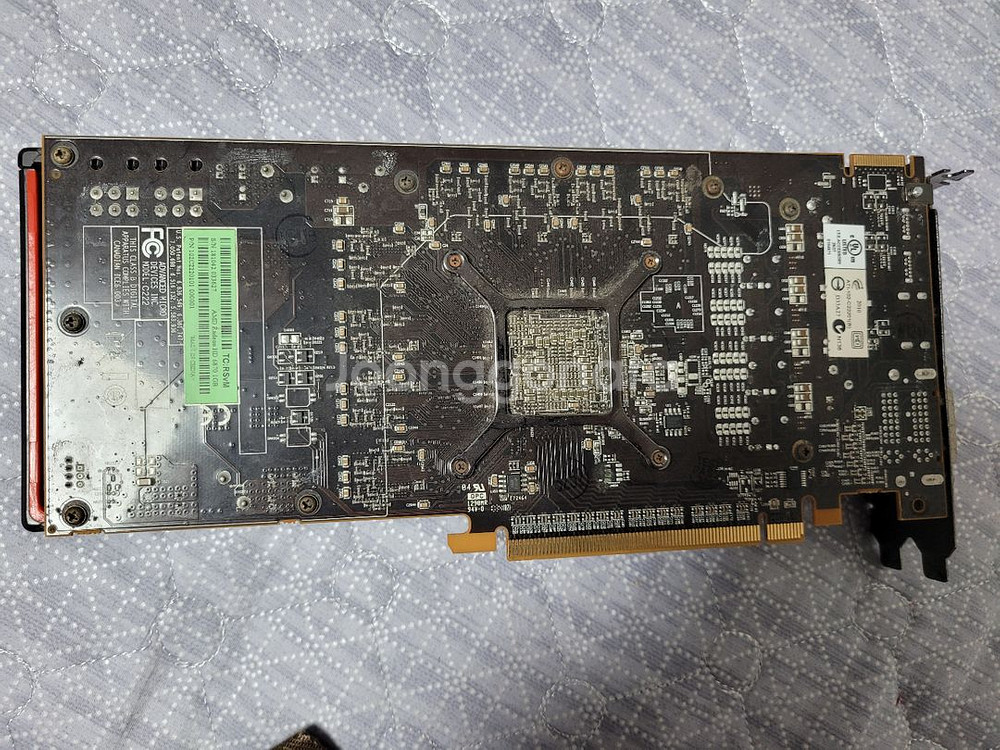 라데온 HD6870 1G--1