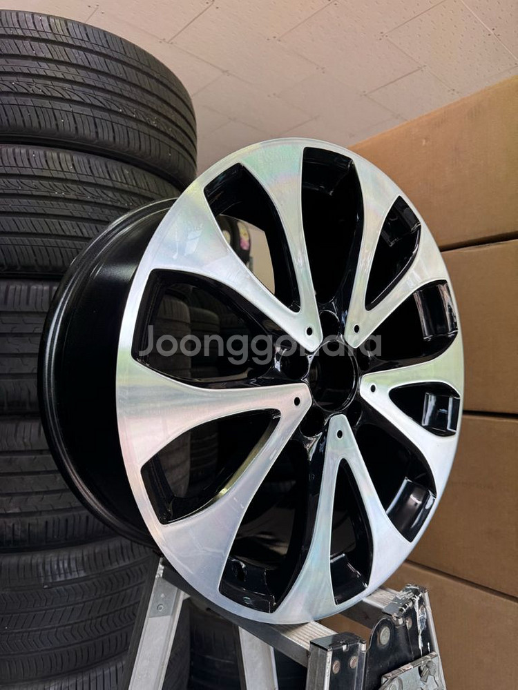 벤츠E클래스 w213 18인치 정품휠세트 팝니다--1