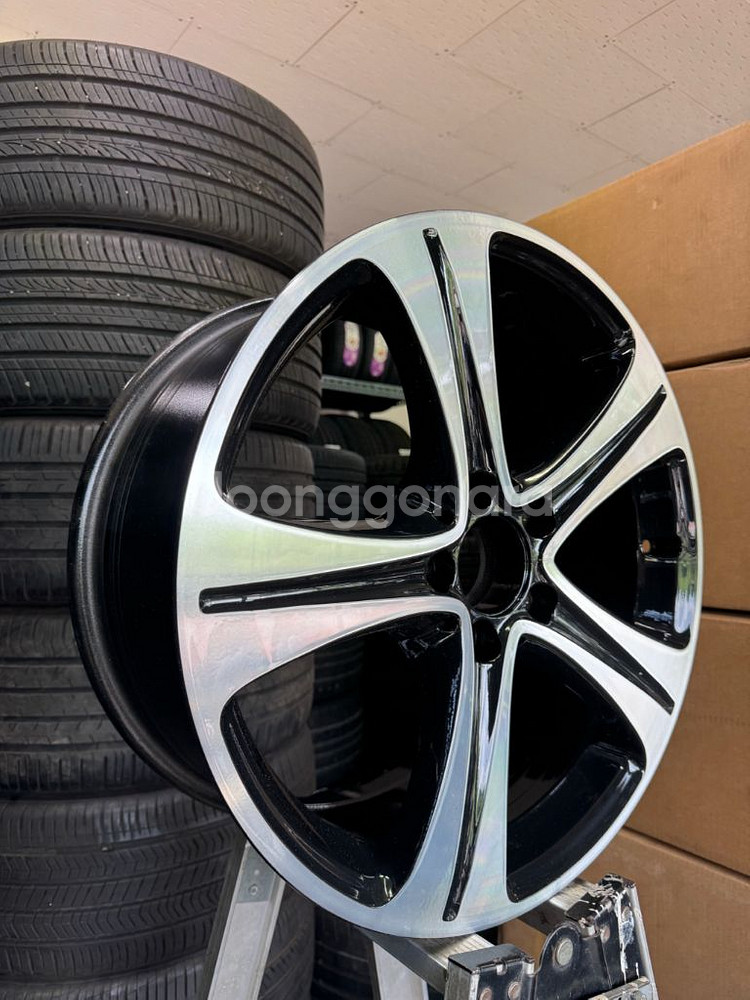 벤츠E클래스 w213 18인치 정품휠세트 팝니다--5