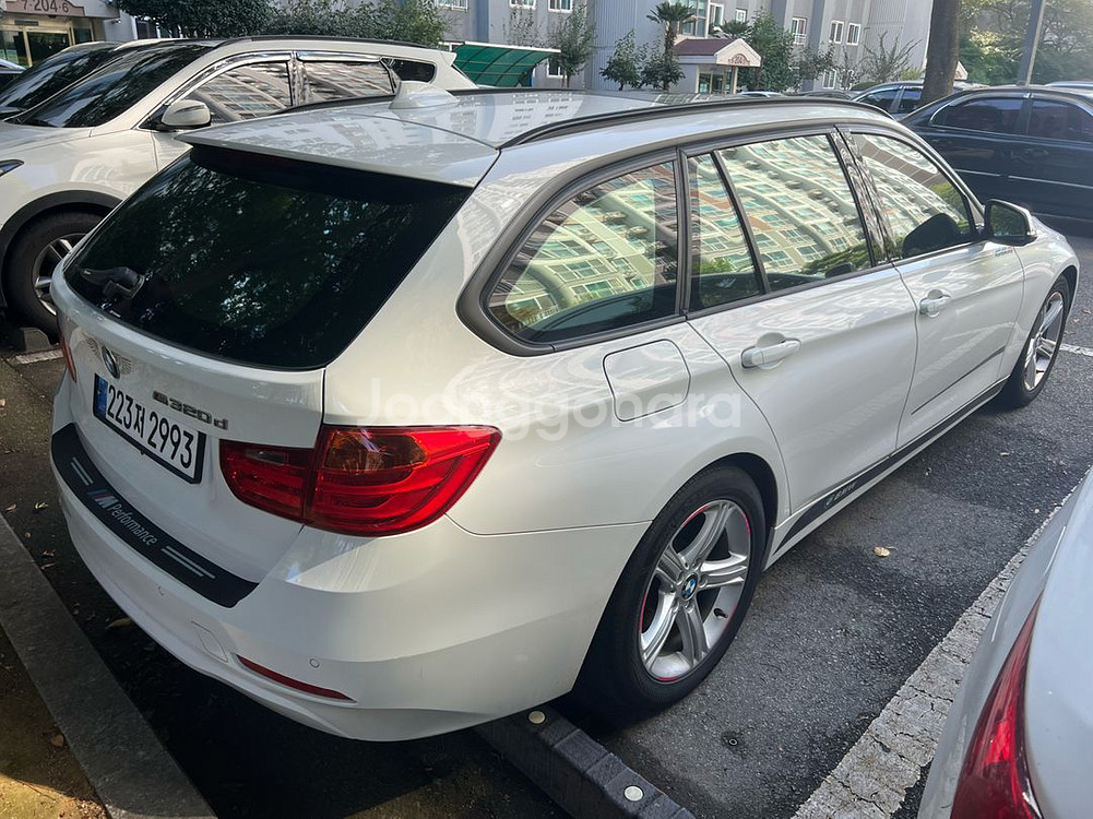 BMW320D 투어링 12년식. 판매--2