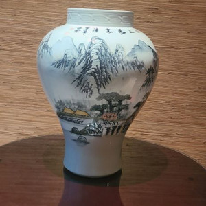 백운 산수화 도자기
