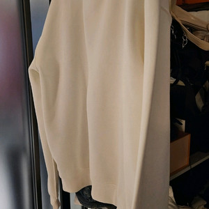 루이비통 인사이드 아웃 맨투맨