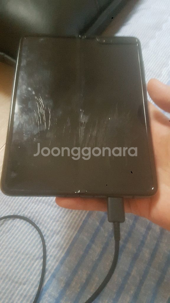 갤럭시 z폴드1 팝니다--0