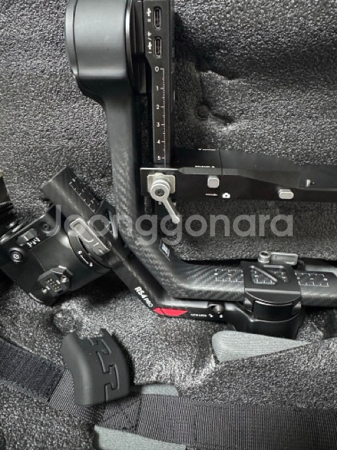 dji rs4 프로 콤보 민트급 판매합니다.--4