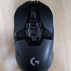 로지텍G903 + 로지텍 파워플레이 + 여분 마우스패드