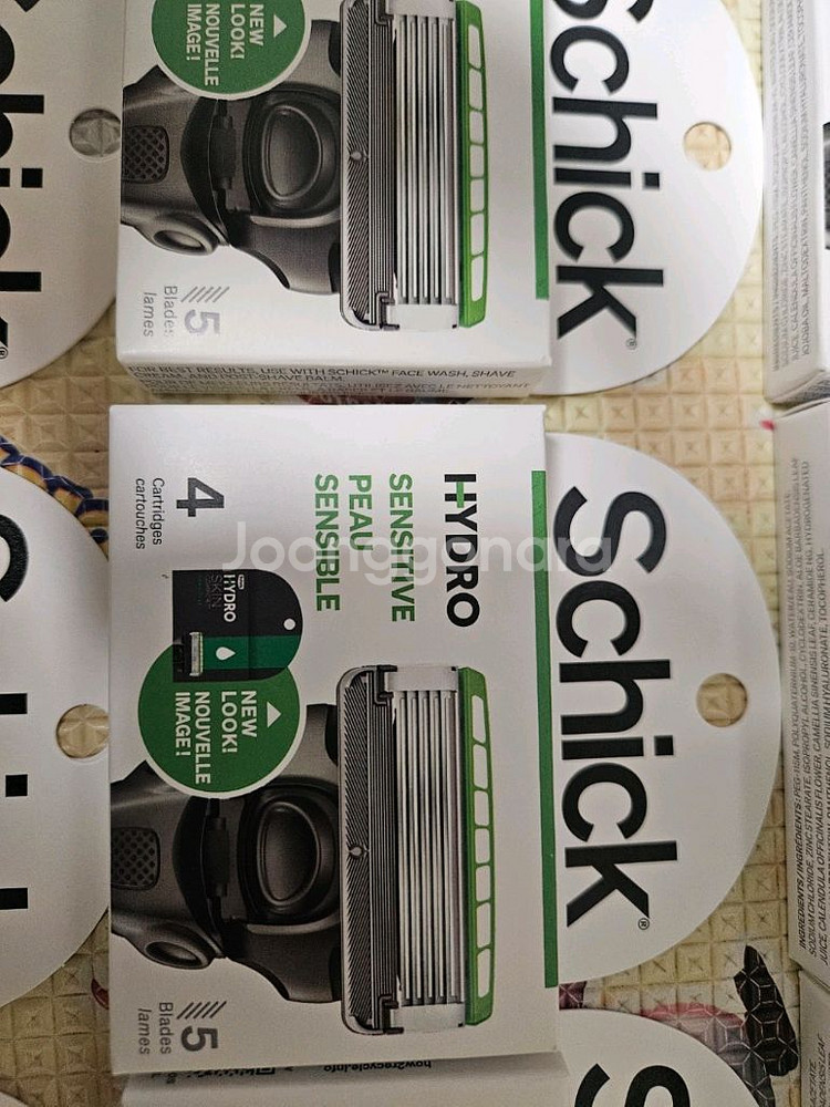 쉬크 하이드로 센시티브 면도날 4개입 새제품--1