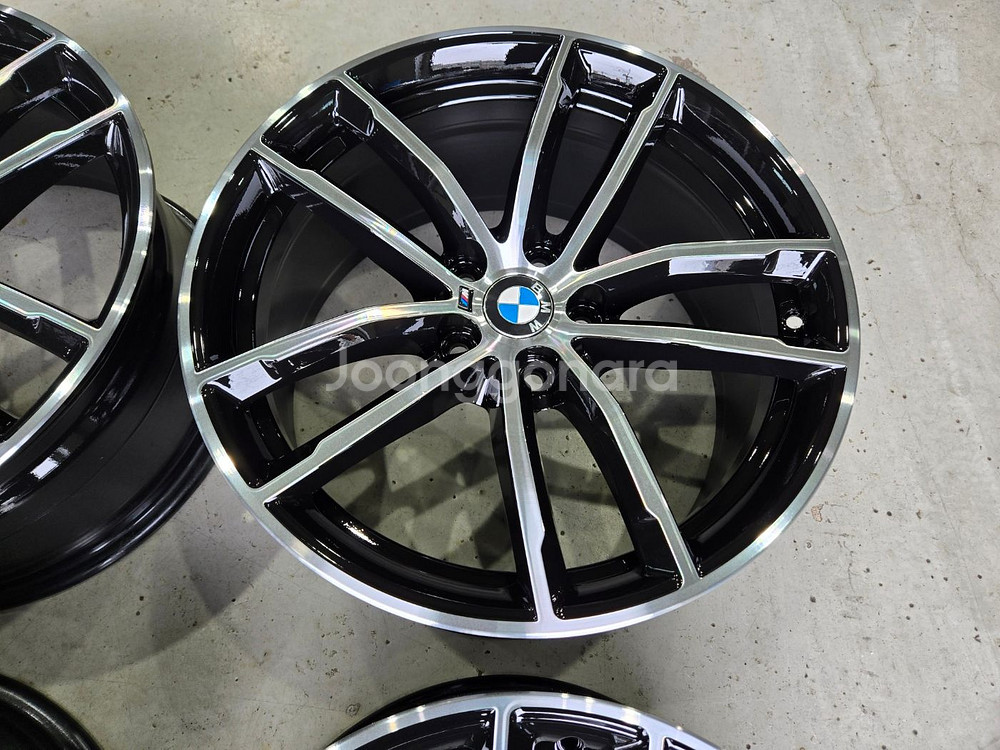 (판매) g30 bmw5시리즈 662m 18인치--2