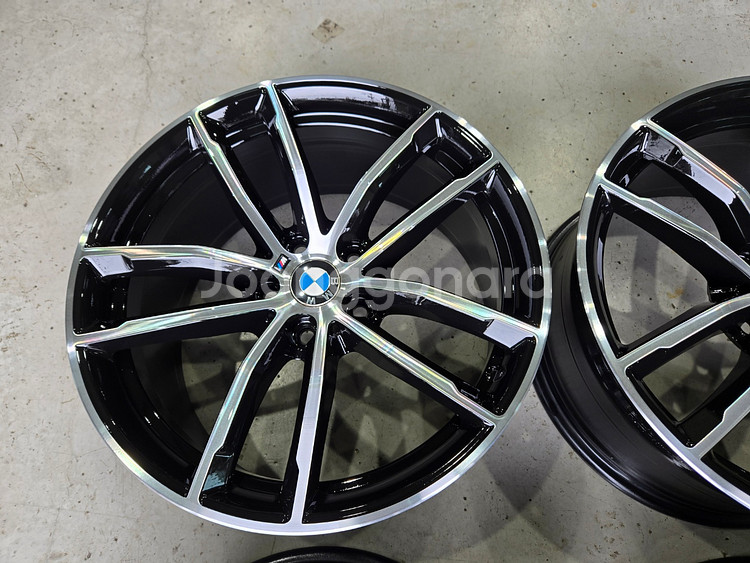 (판매) g30 bmw5시리즈 662m 18인치--3