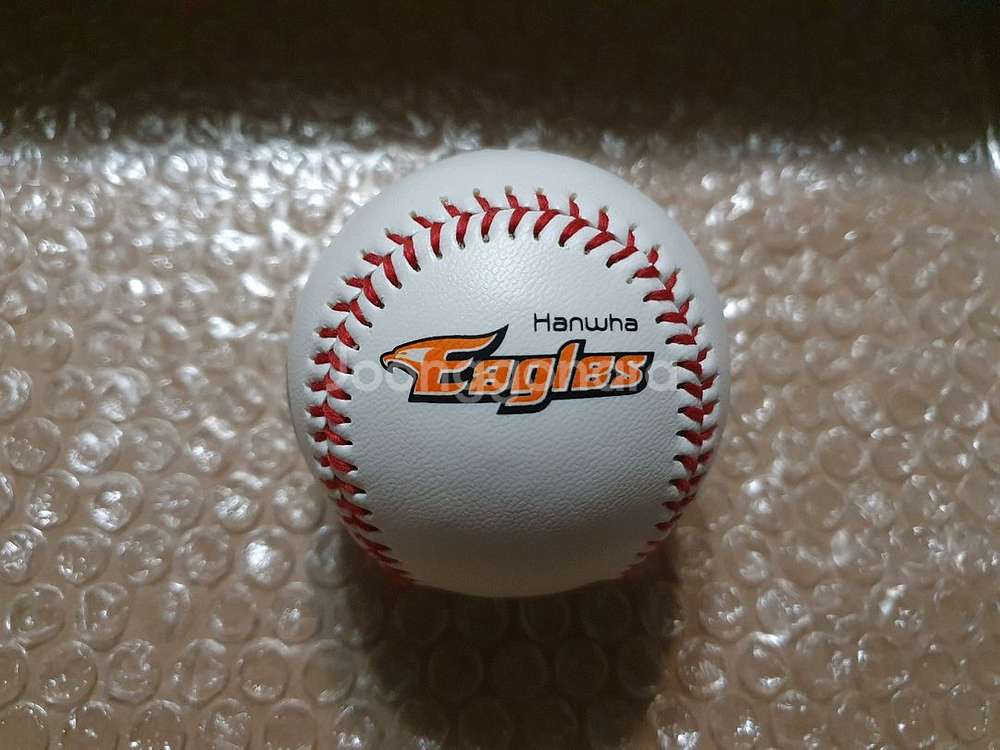 KBO 장성호 2000안타 기념구--3