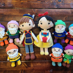 백설공주와 일곱난쟁이, 왕자 뜨개 인형 (계좌거래)