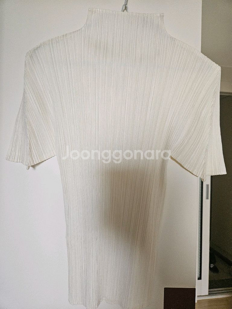 플리츠 플리즈 탑 아이보리 사이즈3 판매해요!--0