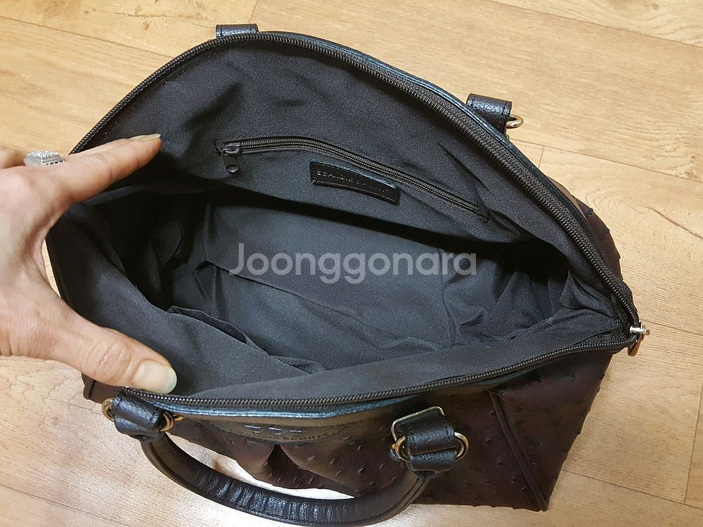 미사용)쌈지 중형 경량 인조 타조가죽 토트백--2