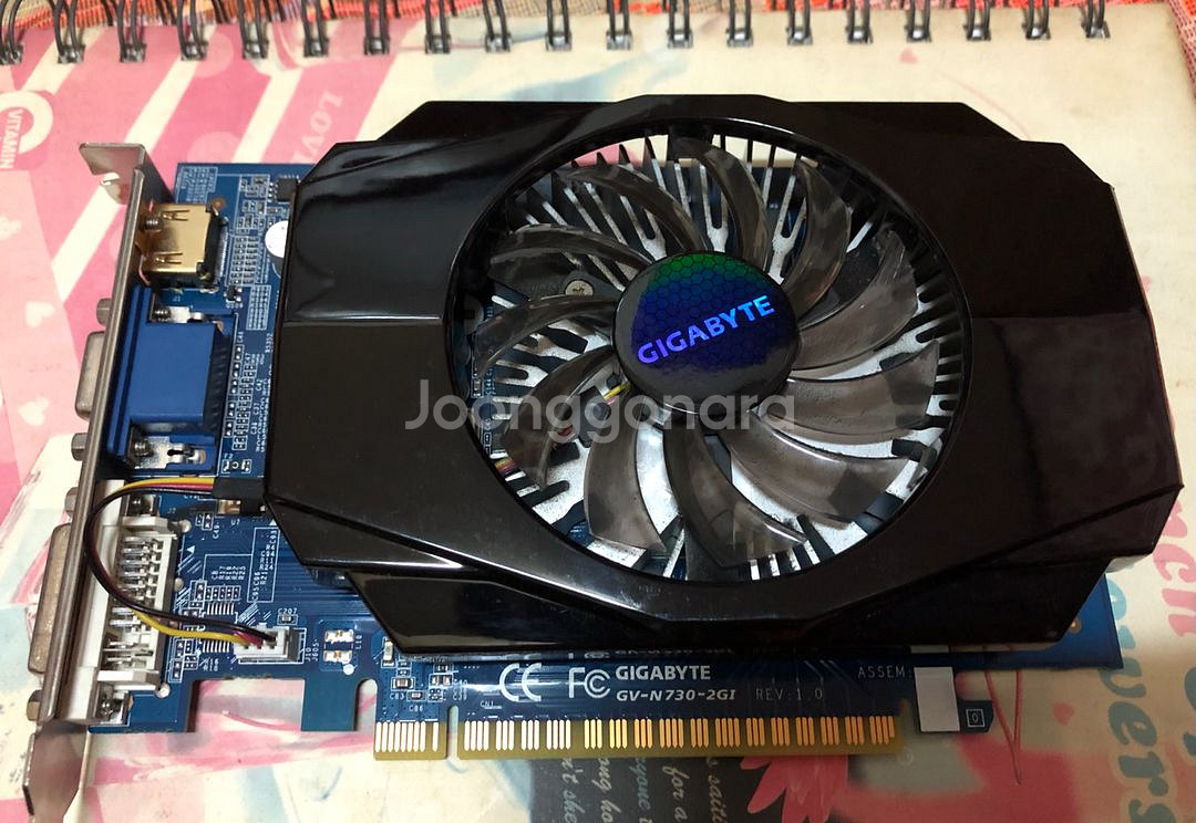 그래픽카드 GT730 2GB--0