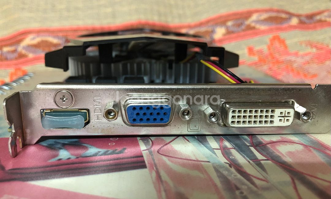 그래픽카드 GT730 2GB--1