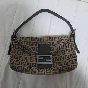 펜디주카 더블플랩 바게트백