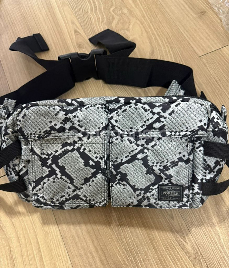 요시다포터 스네이크스킨백--0