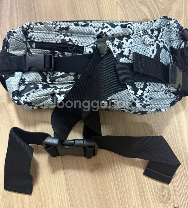 요시다포터 스네이크스킨백--1