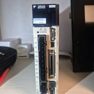 Yaskawa SERVO PACK SGDV-2R8A01